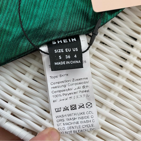 Emerald Green Metallic Halter Top NWT Size S - Picture 13 of 14